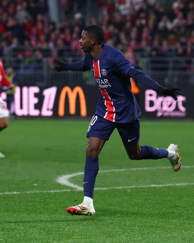 巴西翻盘法国,马尔基尼奥斯完成帽子戏法的简单介绍 巴西翻盘法国,马尔基尼奥斯完成帽子戏法的简单介绍