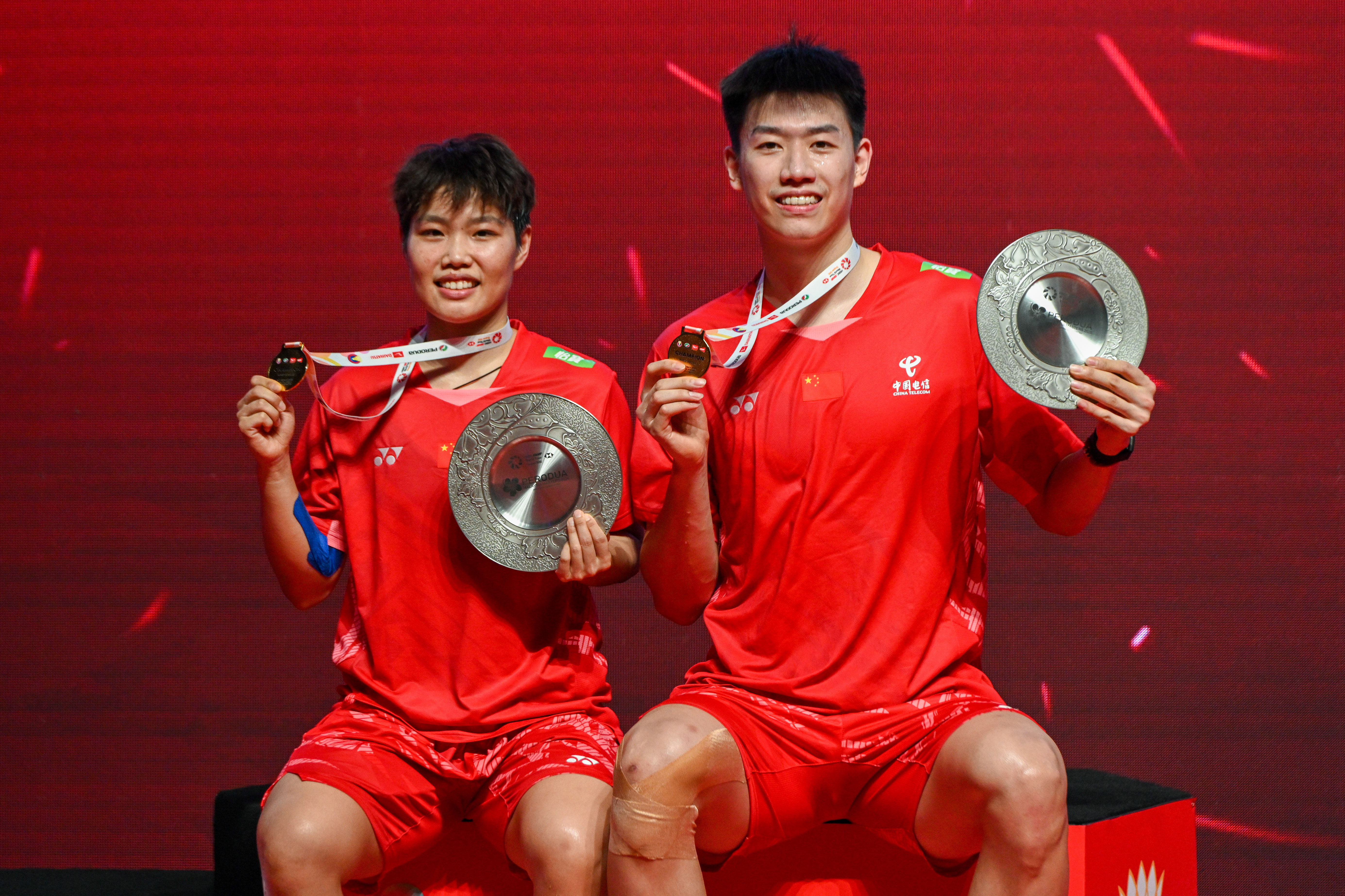 法国羽毛球队完胜马来西亚羽毛球队，马琳送出助攻的简单介绍