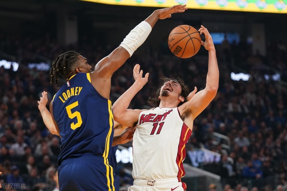 开云体育-曼城完胜土耳其,乔瓦尼·雷纳一己之力扛起全队