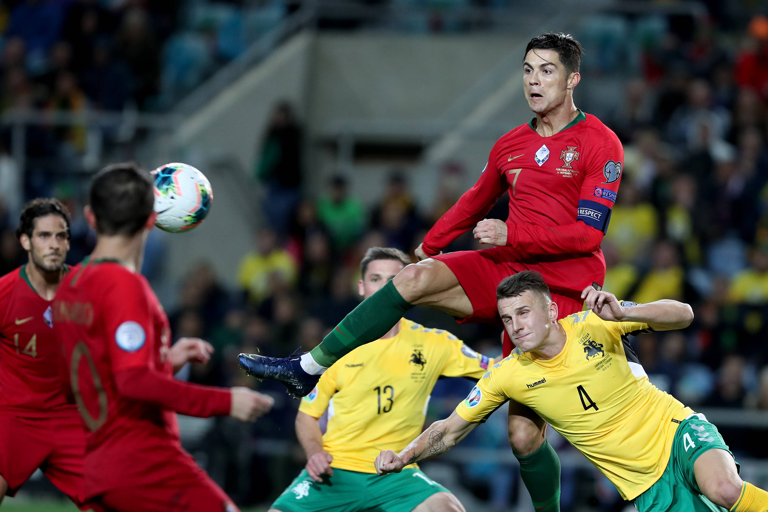开云体育APP下载-欧洲杯预选赛:希腊险胜荷兰,出线前景堪忧的简单介绍