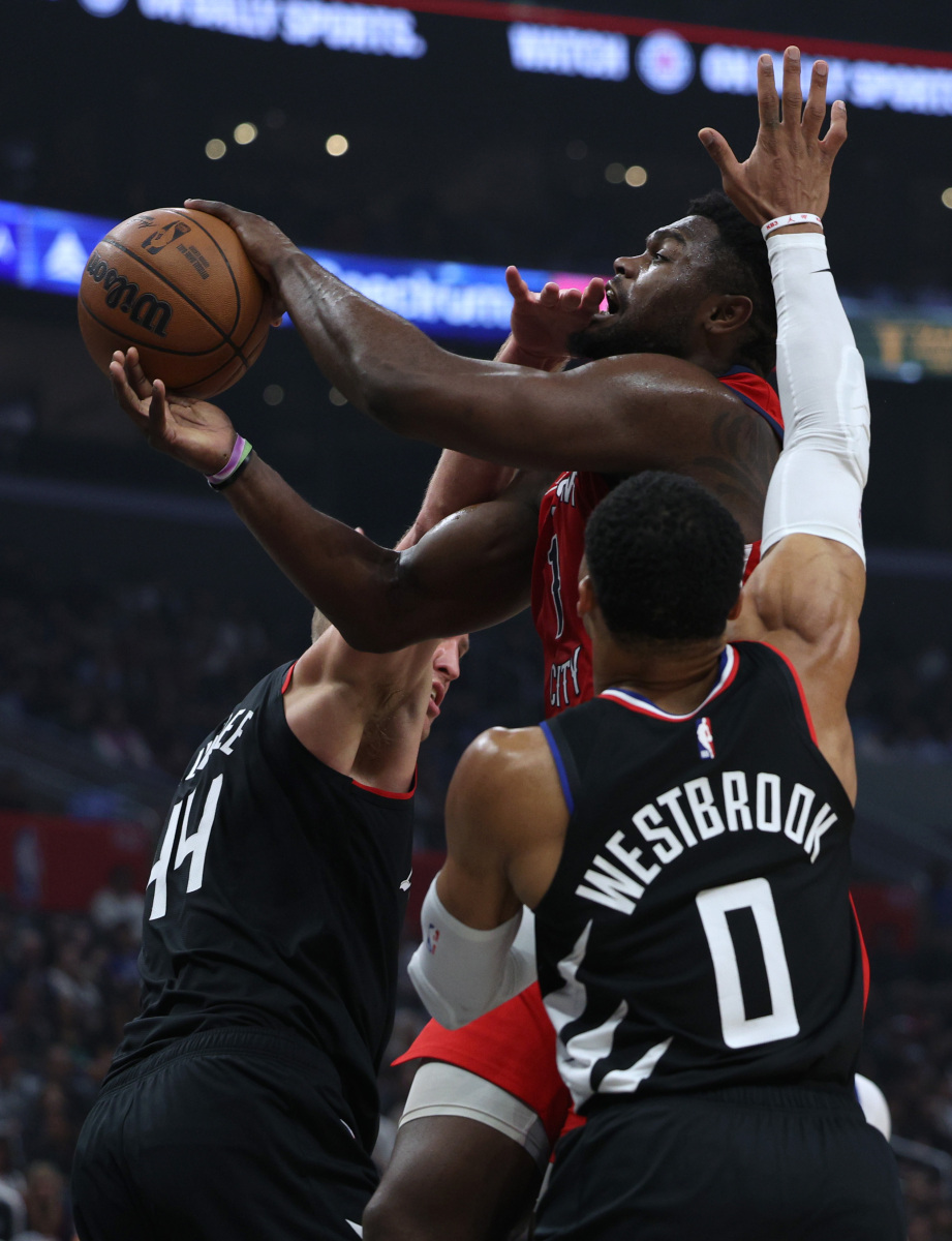 山东队逆转快船,东契奇关键制胜的简单介绍 山东队逆转快船,东契奇关键制胜的简单介绍