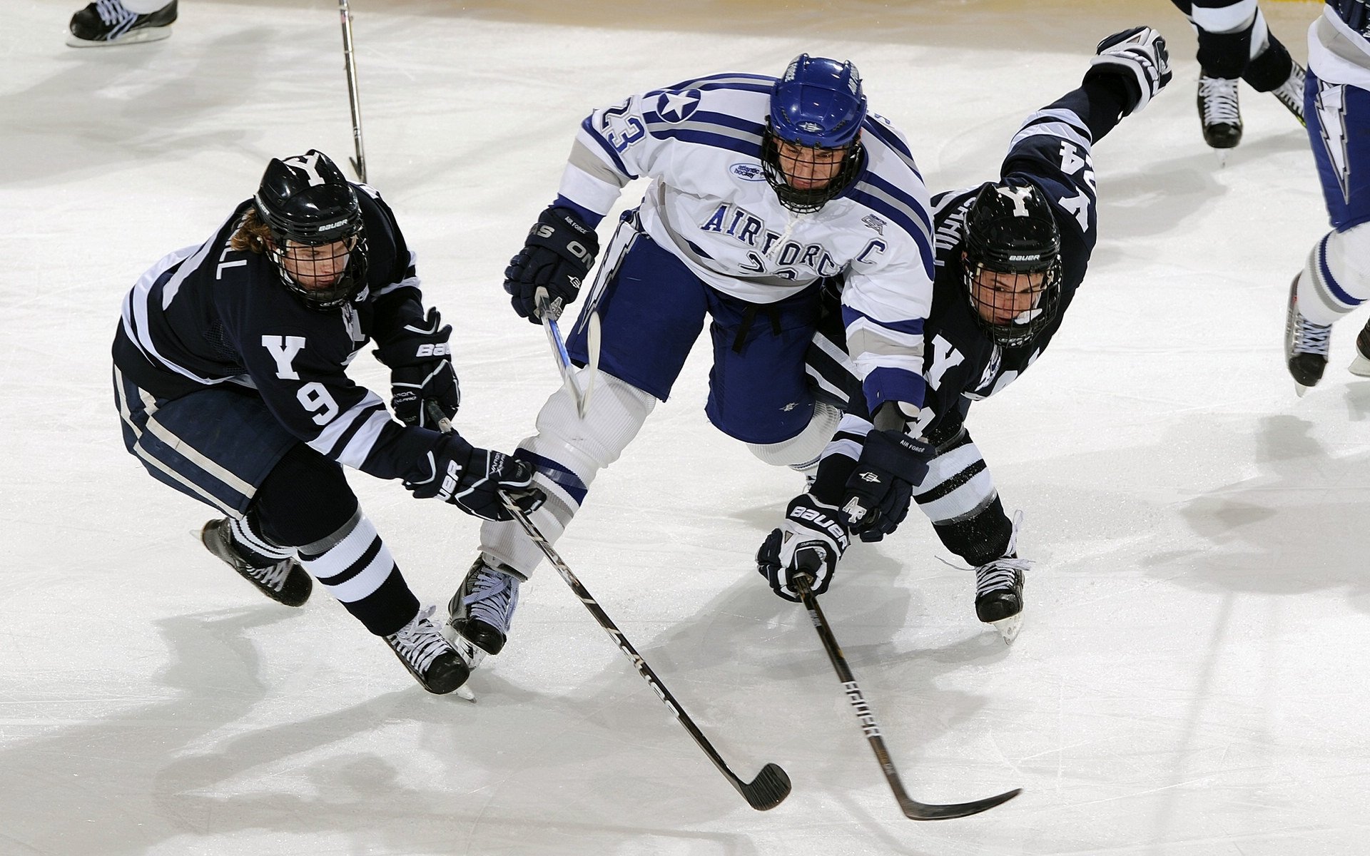 开云体育入口-年度焦点之战之夜,戈麦斯彻底打爆防线